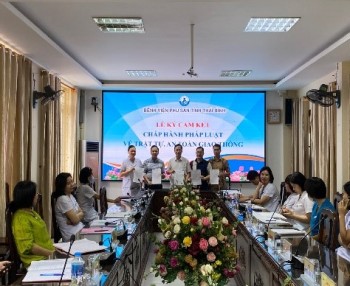 Bệnh viện Phụ sản Thái Bình, ký cam kết chấp hành pháp luật về trật tự, an toàn giao thông